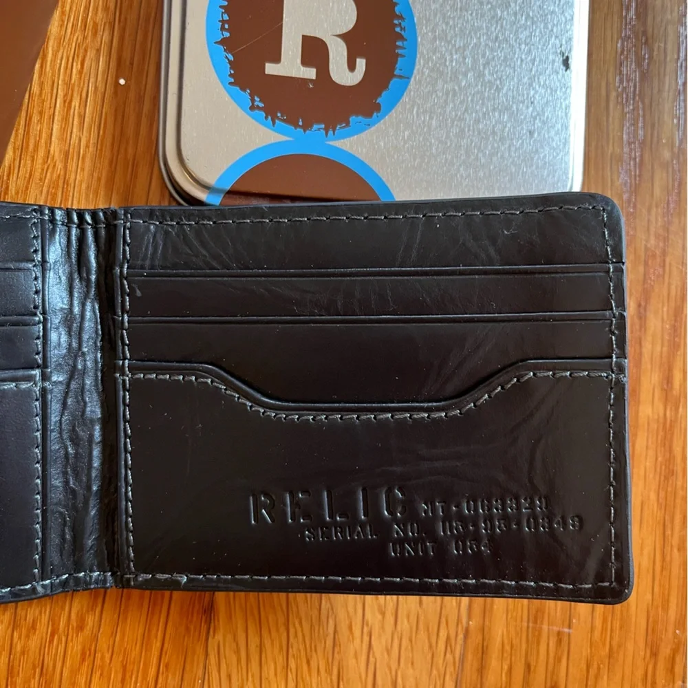 New Relic Metal Clip Front Pocket Wallet with storage Tin Read